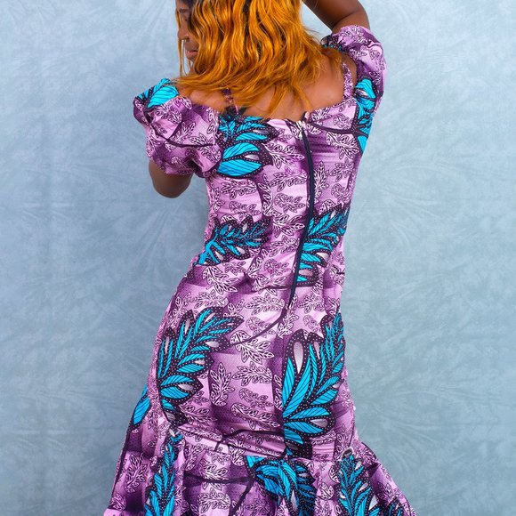 short purple african assymetric dress short sleeves & floral trimmings - Picture 3 of 4